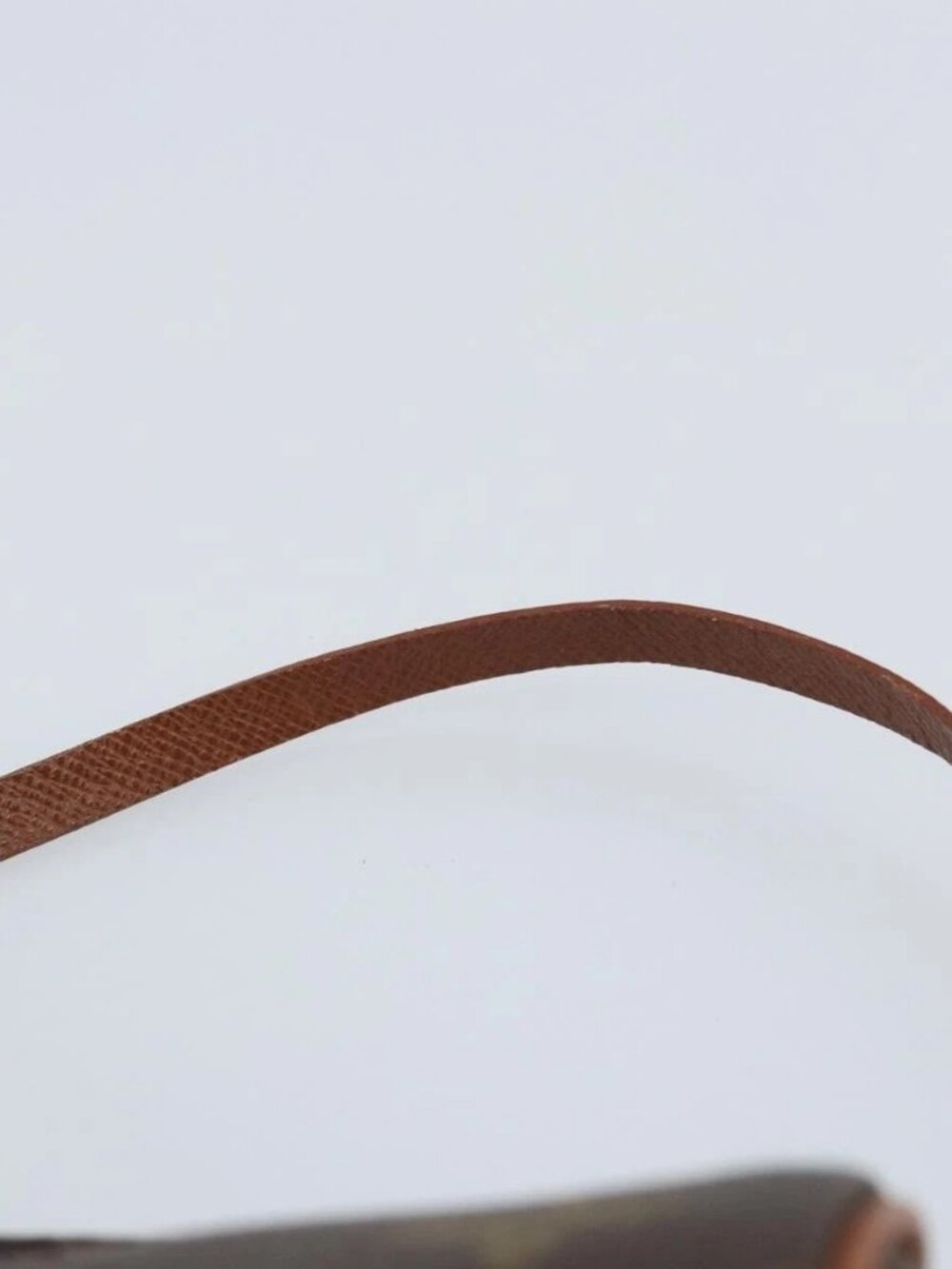 LOUIS VUITTON Monogram Papillon Pouch LV Auth 171476V - Picture 9 of 16